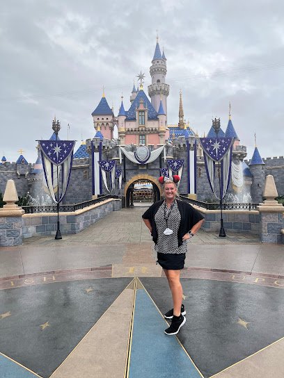 Agent @ MickeyTravels, LLC – Jennifer Van Hill